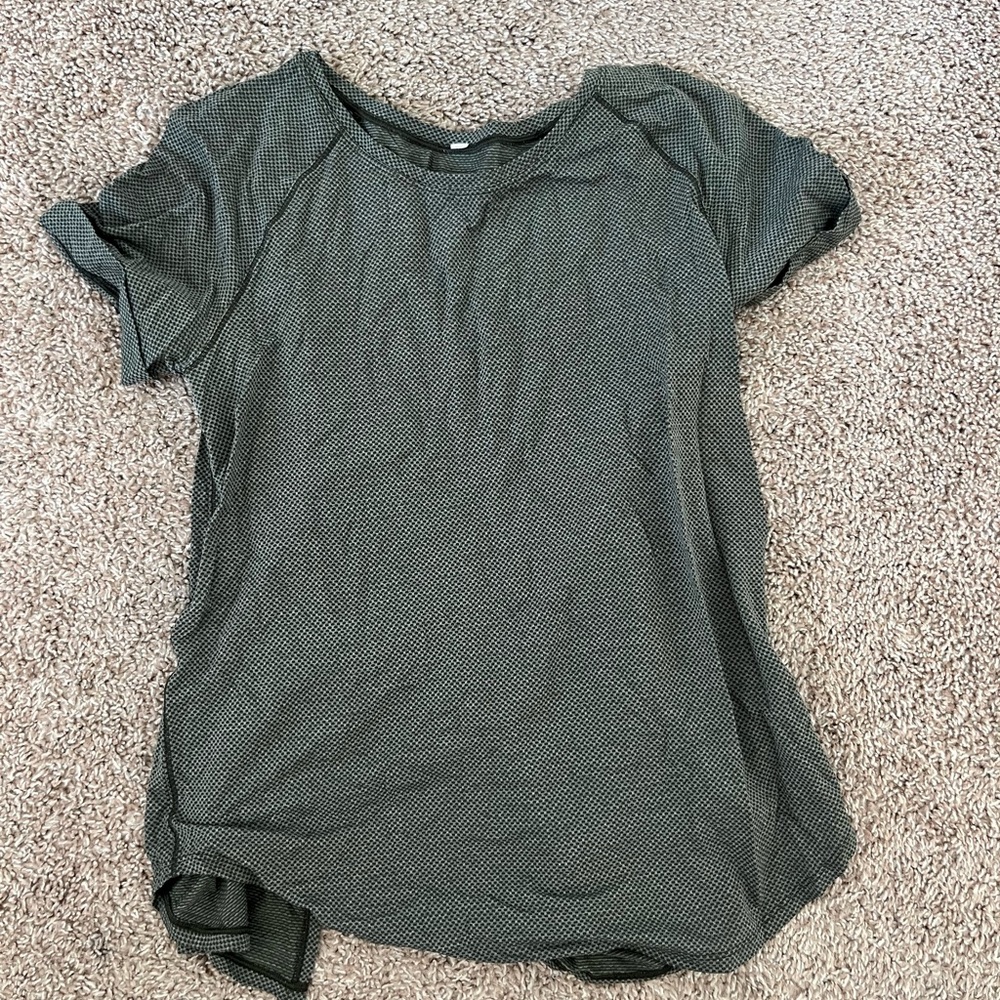 Lululemon Athletica Relaxed Green Short Sleeve Tee